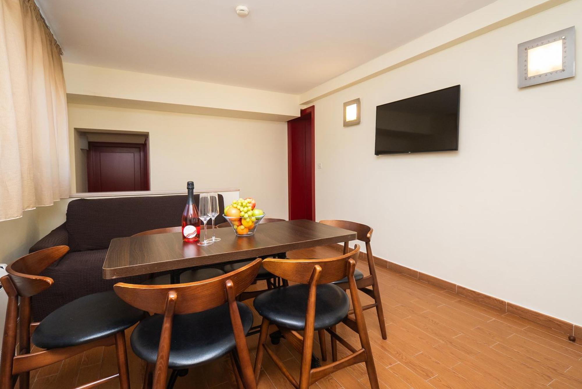 Amadria Park Apartments ชิเบนิก ภายนอก รูปภาพ
