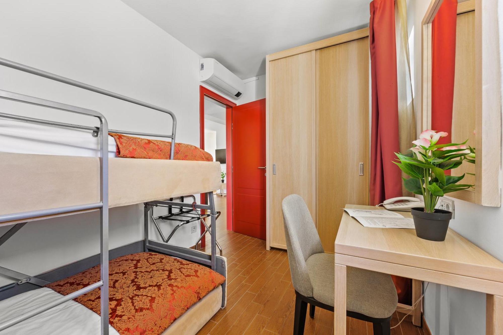 Amadria Park Apartments ชิเบนิก ภายนอก รูปภาพ